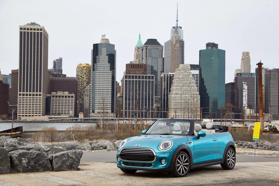  Mini Cooper Cabrio 2016 года  (US) (фото 10 из 26)